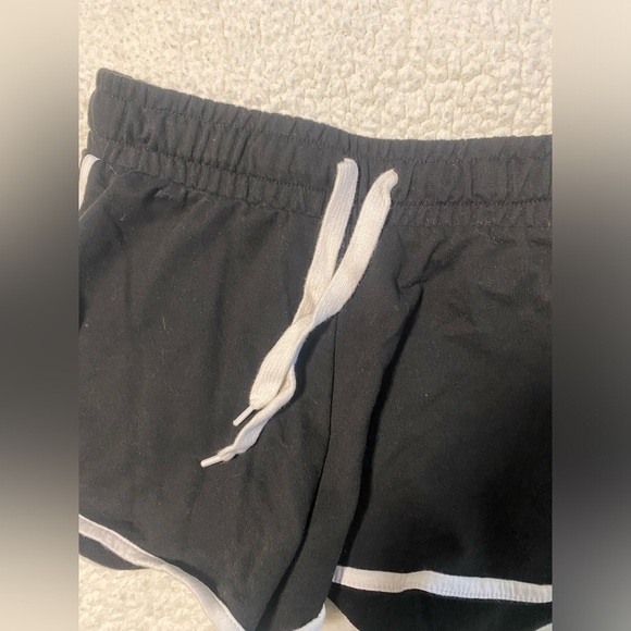 Forever 21 black comfy shorts - Picture 2 of 4
